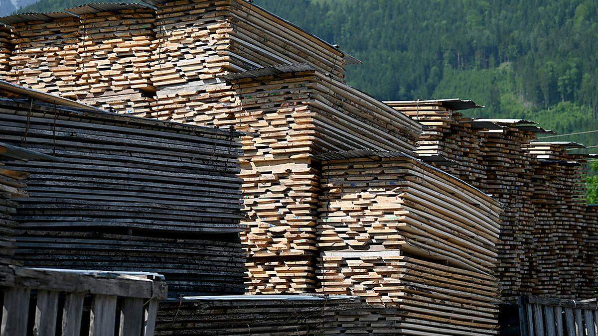 Holz ist derzeit Mangelware, weshalb die Preise stark gestiegen sind