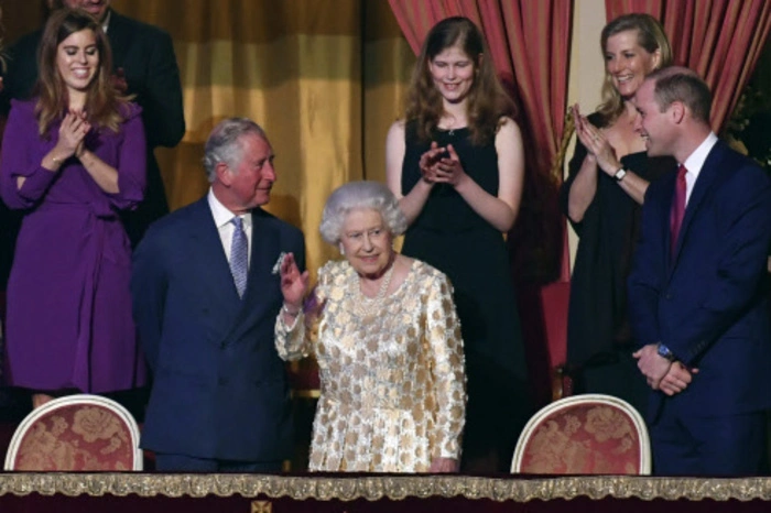 Die Queen guter Dinge. 