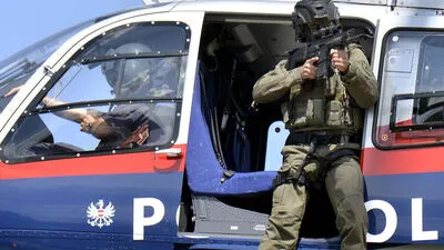 Der Polizeihubschrauber kreiste über der Stadt und auch die Sondereinsatzgruppe "Cobra" war unterwegs 