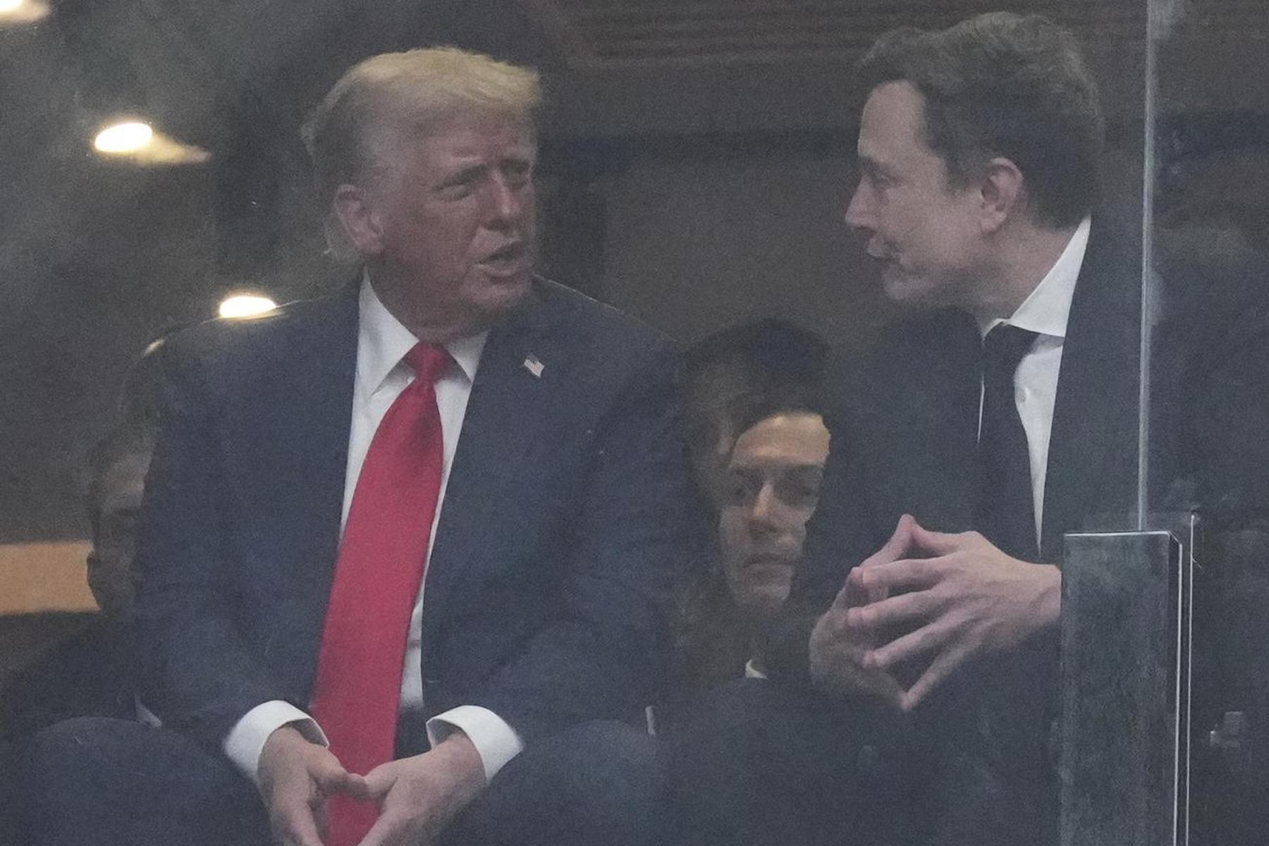 Bei Kirks Trauerfeier: Trump und Musk versöhnen sich wieder