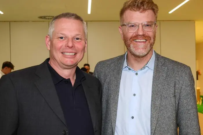 Standortleiter Harald Böhm mit Bürgermeister Harald Bergmann.