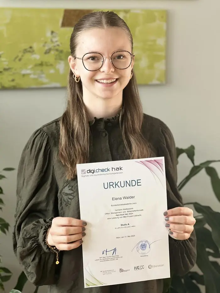 Elena Walder ist Tirols Landessiegerin beim Digi-Check und bundesweit Zweitbeste