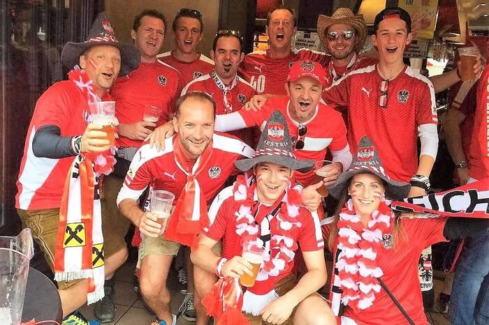 Kraubather Fußballfans unterstützten unser Team in Frankreich. Das Team ist draußen - die Fans europameisterlich