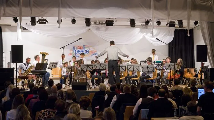 Bei dem Konzertabend für die Flüchtlingshilfe wirkten insgesamt zwölf Musikgruppen und Ensembles mit.