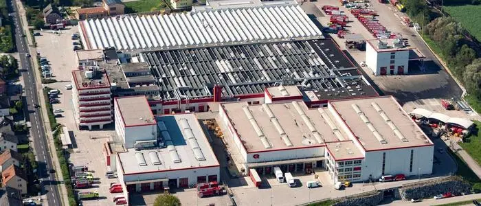 Zu sehen ist eine Luftaufnahme des Standorts von Rosenbauer in Leonding | Blick auf den Sitz von Rosenbauer in Leonding