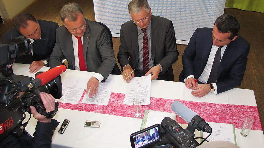 Bieler, Niessl, Stöger und Kern unterzeichneten die Vereinbarung für die Übernahme