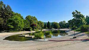 Der Teich im Europapark wird mit frischem Wasser befüllt
