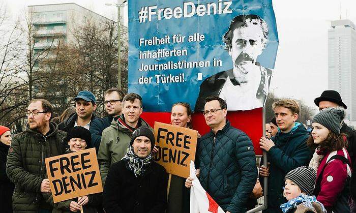 Proteste in Berlin pro Deniz Yücel 