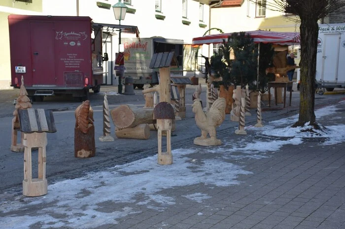 Im Kulturhaus beziehungsweise im Blasmusikmuseum hatten mehr als 30 Aussteller ihre Angebote für Weihnachten präsentiert.