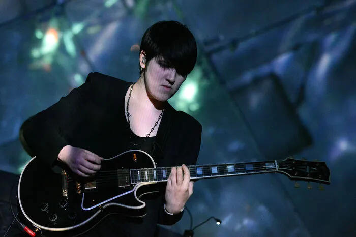Nicht lange warten, sondern gleich das Publikum befragen: Das britische Indie-Trio The XX bringt nächsten Freitag seine neue CD „I See You“ heraus, knapp einen Monat später bringt man es gleich live unter die Leute. Ein Schuss Pop, langsam gerührt und eine ganz kleine Prise 80er-Jahre.23. Februar, Marx Project Wien.