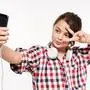 Vorsicht vor Bildern auf Social Media, auf denen die Finger zu erkennen sind