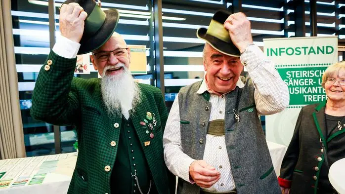 Zum Jubiläum kamen zahlreiche Ehrengäste - mit und ohne Hut