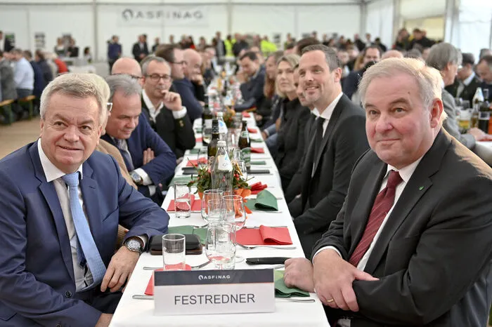 Schützenhöfer: "Ein Freudentag für die Steiermark"Lang: "Tag von Tausenden Autofahrern herbeigesehnt"