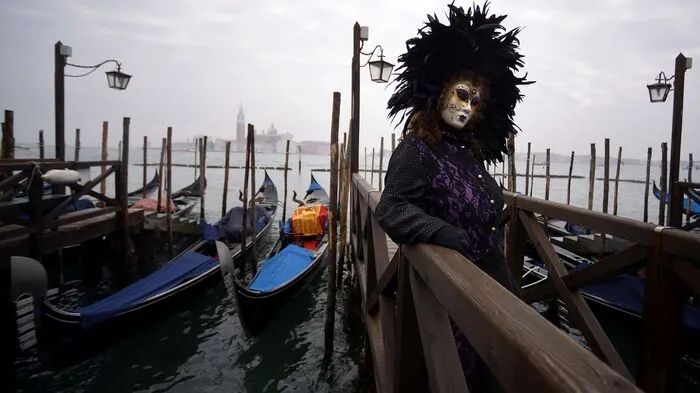 Venedig ist wieder im Karneval-Fieber, der dieses Jahr im Zeichen der Zirkuskunst steht.