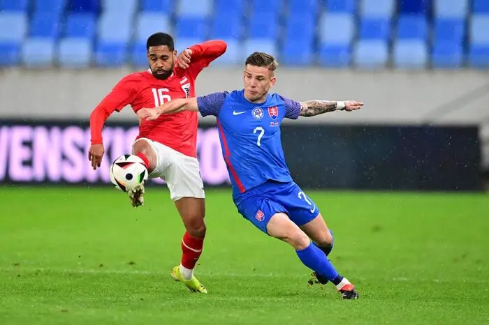 Philipp Mwene: 3
Der Legionär von Mainz 05 war links in der Viererkette über 90 Minuten selten gefordert und war, wenn, zur Stelle. Offensiv hat man Mwene schon engagierter gesehen.