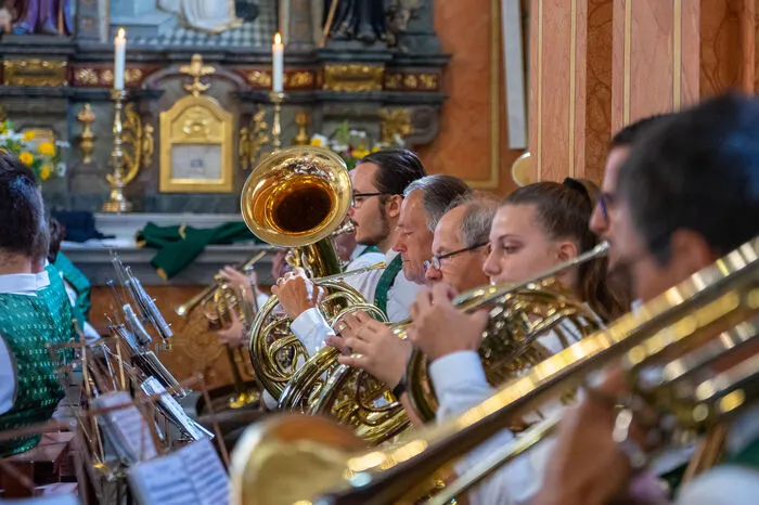 Auch die Stadtkapelle Gleisdorf untermalte den Gottesdienst - sowie das Pfarrfest auf dem Hauptplatz.