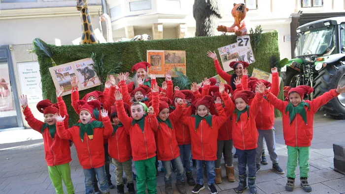 Graz zeigt mit den 55 Teilnehmern beim Kleine Zeitung Faschingsumzug sein Narrengesicht. Aus allen Winkeln sind sie angereist, um am Umzug teilzunehmen.