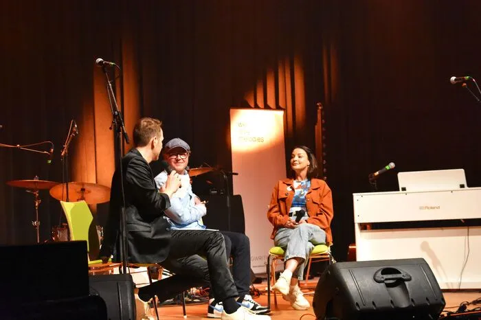 Initiator Bernhard Wittgruber und Alexa Voss, alias "Flinte" im Gespräch mit Moderator Tobias Reitz. 