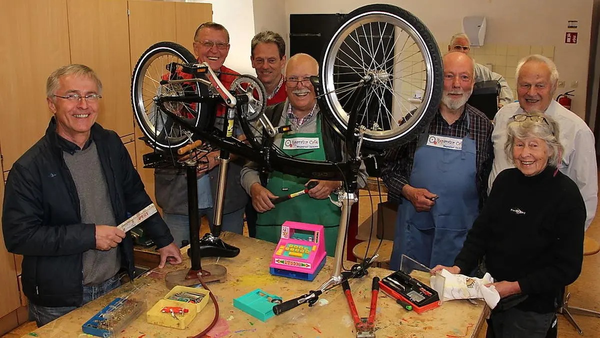 Hermann Florian, Gerard Meesters, Peter Mösslacher, Wilfried Strasser, Alfred Puderer, Hans Egger und Inge de Graf vom Repair Café in Gmünd