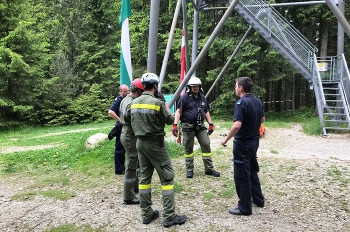 Die Übung wurde von Abschnittsbeauftragtem Alexander Arzberger in Absprache mit der Freiwilligen Feuerwehr Wenigzell durchgeführt.