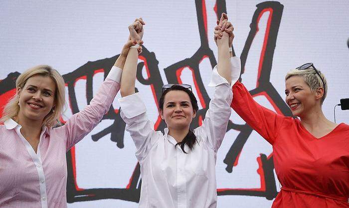 Das Führungstrio der weißrussischen Opposition: Swetlana Tichanowskaja mit Maria Kolesnikowa (zu elf Jahren Haft verurteilt) und Veronika Zepkalo (musste ins Exil)