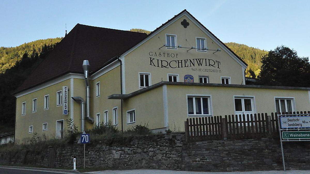 Seit April 2012 war der „Kirchenwirt“ geschlossen. Die neuen Pächter eröffnen am 24. Oktober