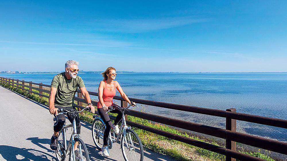 Ob mit dem E-Bike, dem Mountainbike, ob Kinder oder Erwachsene, ob nach Aquileia oder Collio: In und um Grado gibt es vielfältige Radtouren, die alle Erwartungen und Bedürfnisse erfüllen