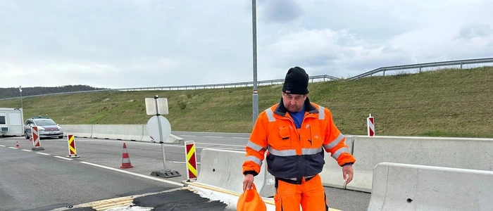 Der „Seuchenteppich“ an der ungarisch-burgenländischen Grenze in Rattersdorf muss ständig feucht gehalten werden