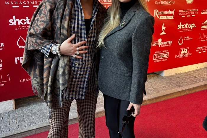 Ex-Dschungelcamper Julian F. M. Stoeckel und Sarah Kern.
