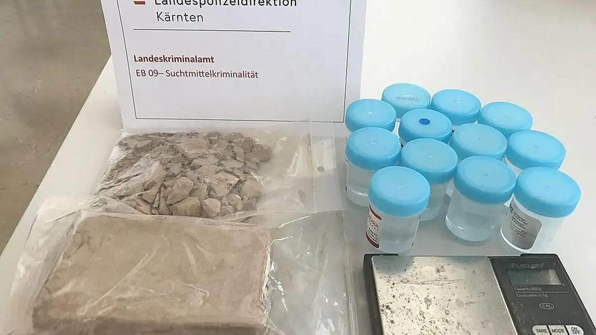 Die Ermittler wurden in den Wohnungen der drei Tatverdächtigen fündig