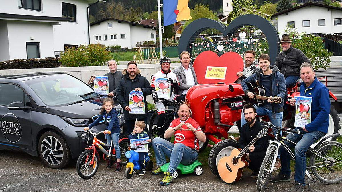 Das Organisationsteam am Herzplatz in Baldramsdorf