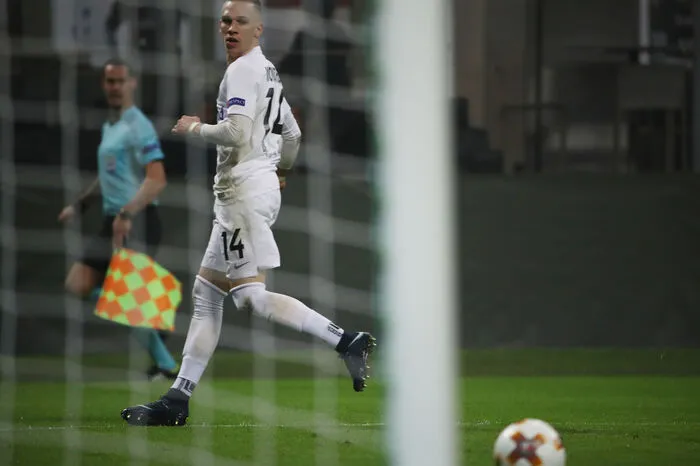 Klicken Sie sich durch die besten Bilder der 1:5-Niederlage der Wiener Austria gegen den AC Milan bzw. des 3:0-Sieges von Salzburg gegen Guimaraes.