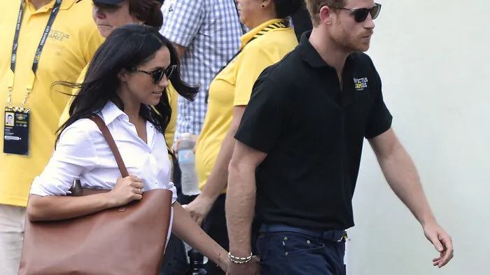 Hand in Hand bei den Invictus-Games, die Prinz Harry ins Leben rief, in Toronto: Prinz Harry und seine Freundin Meghan Markle zeigten sich erstmals gemeinsam in der Öffentlichkeit.