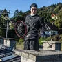 Nicht nur auf den Hausdächern ist Rauchfang-kehrerlehrling Florian Schweiger gern gesehen
