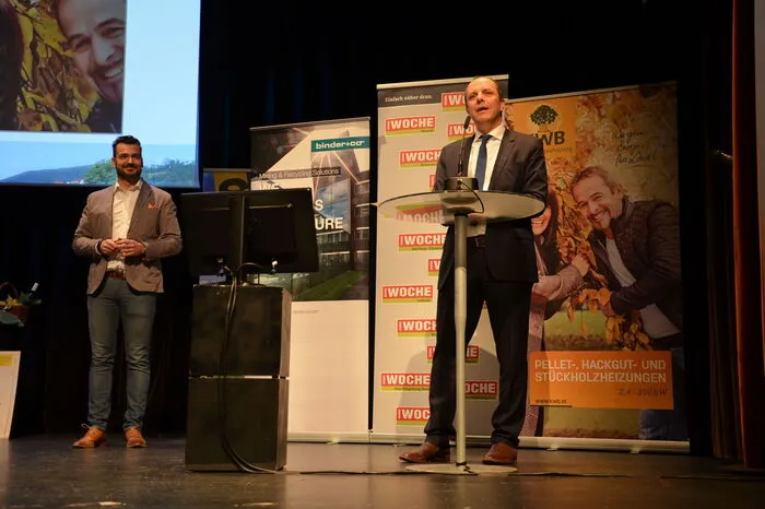 "Heute würdigen wir besondere Verdienste um die Solidarität, die es verdient haben, auf die Bühne geholt zu werden!", so Christoph Stark.