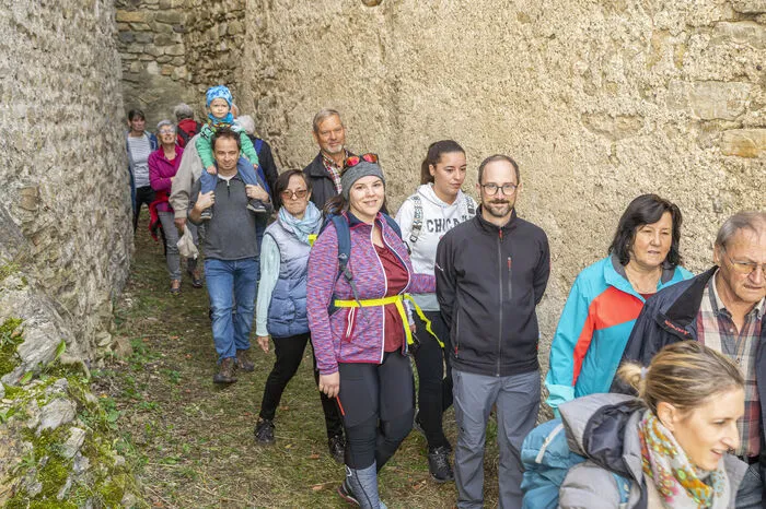 Rund 2.000 Besucherinnen und Besucher konnten in den altehrwürdigen Gemäuern bei besten Wetter willkommen geheißen werden.