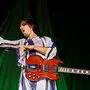 Maurice Ernst, Sänger der Band Bilderbuch, auf der „Space Stage“