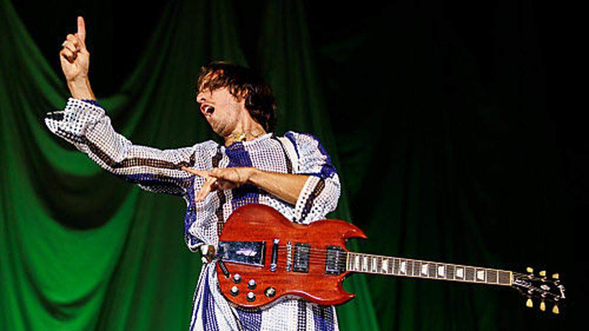 Maurice Ernst, Sänger der Band Bilderbuch, auf der „Space Stage“