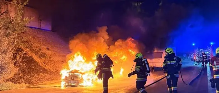 30 Feuerwehrleute waren mit den Löscharbeiten beschäftigt