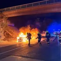 30 Feuerwehrleute waren mit den Löscharbeiten beschäftigt