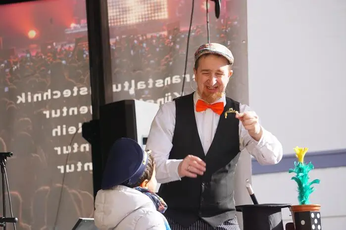 Mit Zaubershow und weiteren Programmen wurden die Kleinsten gut unterhalten