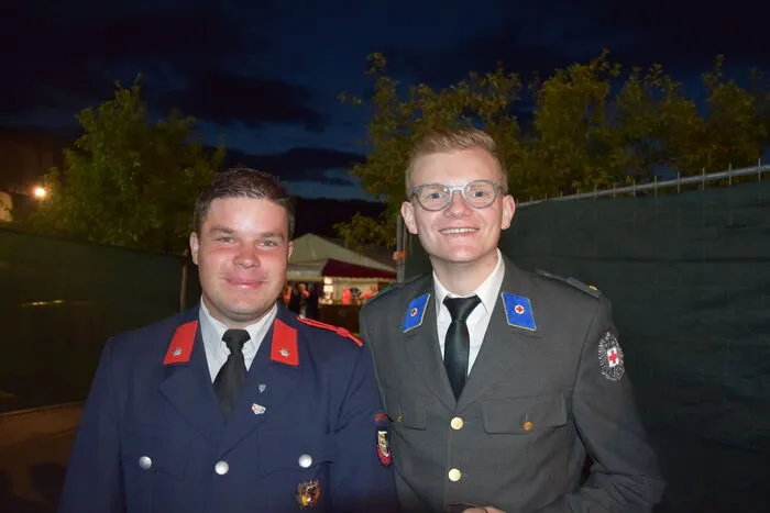 Von seiten der Feuerwehren waren zahlzeiche Abordnungen der umliegenden Feuerwehren gekommen.
