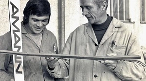 Mitarbeiter Werner Zebedin und Alfred Amann beim Bruchtest