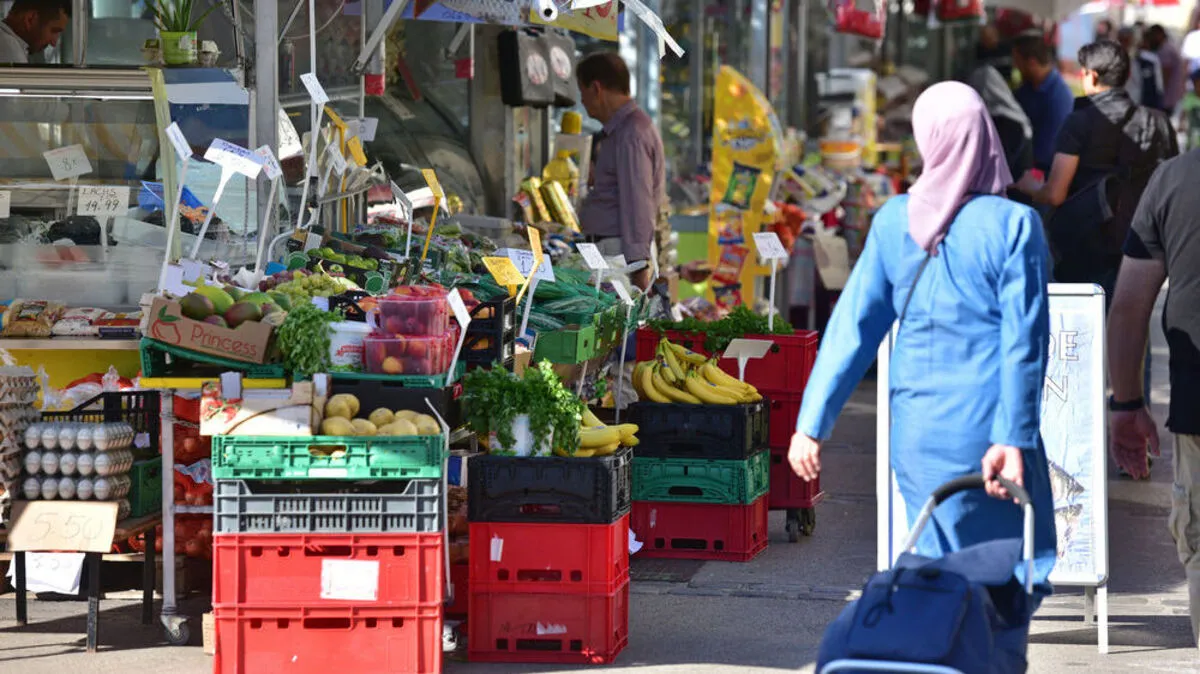 Ist der Wiener Brunnenmarkt ein Ghetto oder eine bunte Wohngegend? In Dänemark ist das per Gesetz definiert 