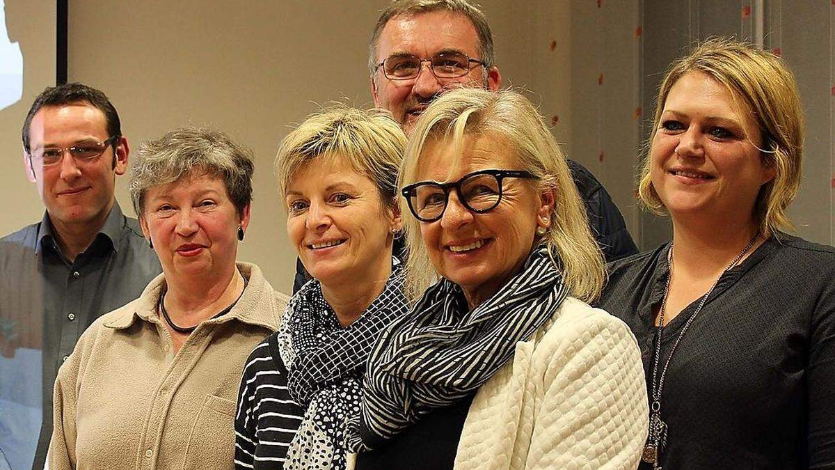 Unterkärnten Projektbetreuer Dolibar Müller, Gemeinderätin Gertrud Schupanz, Gemeindeansprechperson Dagmar Sadjak, Bürgermeister Jakob Strauß, Projektbetreuerin Claudia Hofer und Familiengesundheitspflegerin Claudia Gregorn (von links)