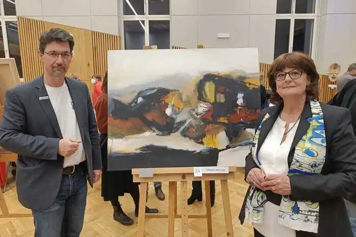 Der Reinerlös kommt der Ukraine-Hilfe der Caritas zugute