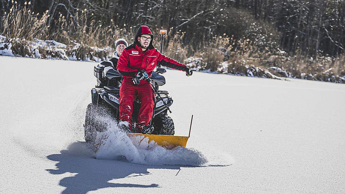 Mit den neues Quads werden am Hörzendorfer See die Bahnen gezogen