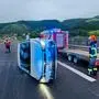 Eine weiße Kompaktklasse verunfallte auf der Semmering Schnellstraße