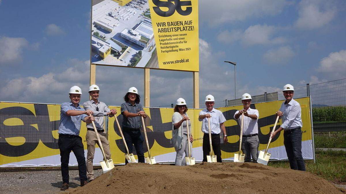 Spatenstich bei Strobl Bau-Holzbau