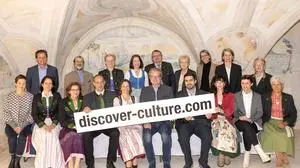 Die Verantwortlichen des Projektes gemeinsam mit den teilnehmenden Museen bei der Projektpräsentation